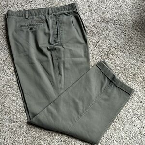 Men’s Savane Taupe pant.  42/32